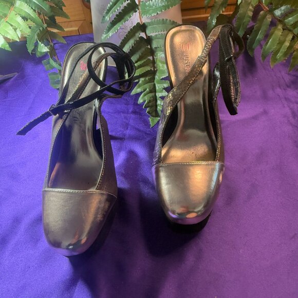VTG📌JustFab Gold-Black 6" High Heel Sandal w/ Round Toe & Ankle Straps Platform - Picture 1 of 16